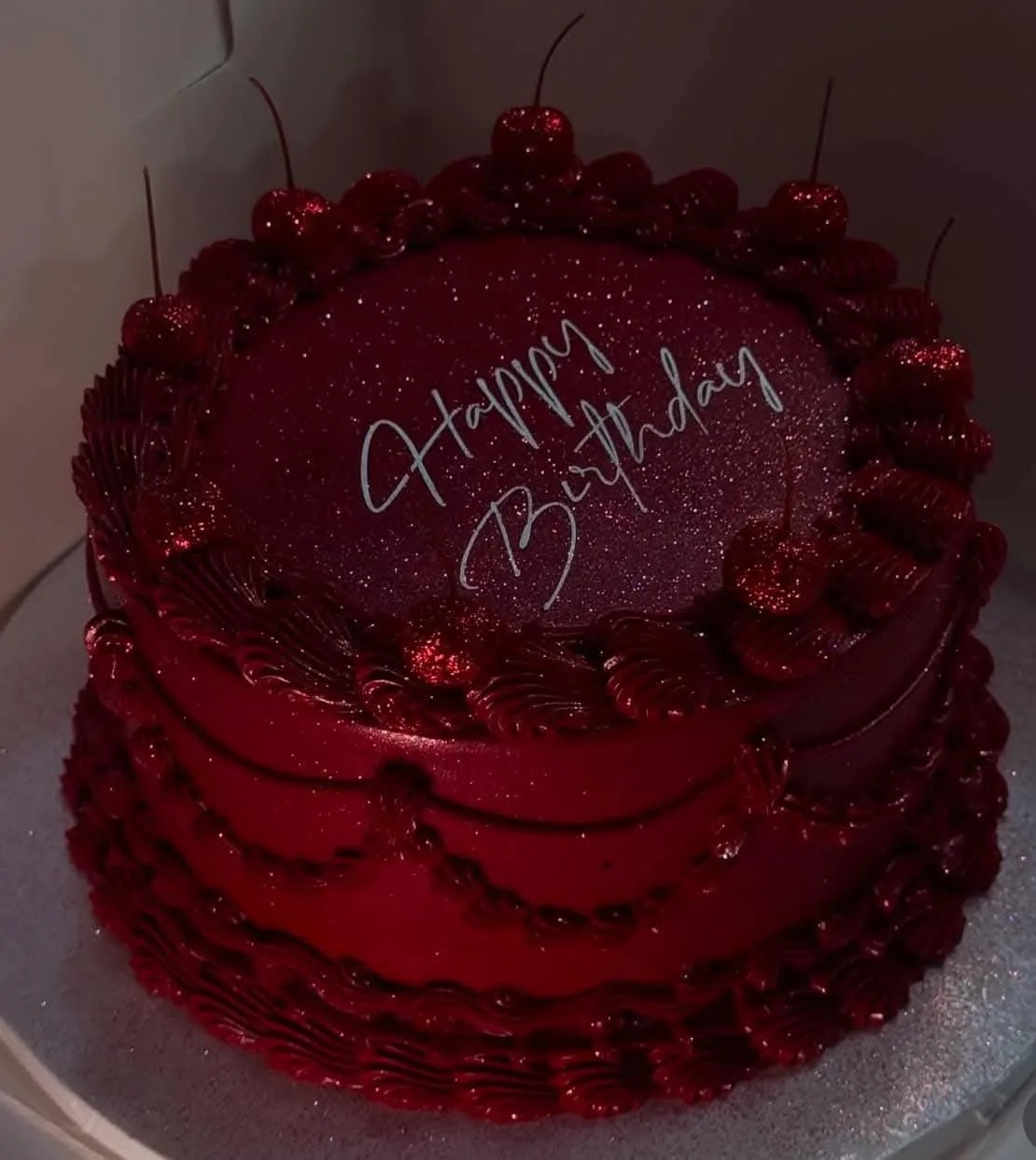 Y2K aesthetic cake decorating tutorial